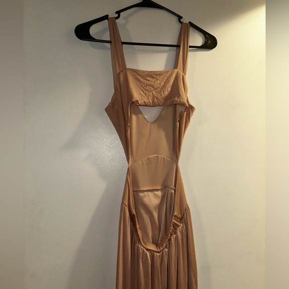 Showpo - Maxi Dress - Size 6 - Picture 3 of 5